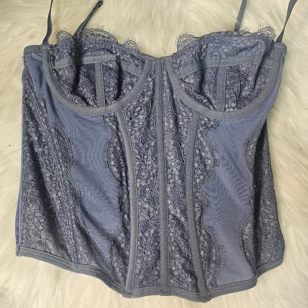 3 X 25 Modern Love Corset Top BDG Urban Outfitters size Midium - Picture 8 of 15